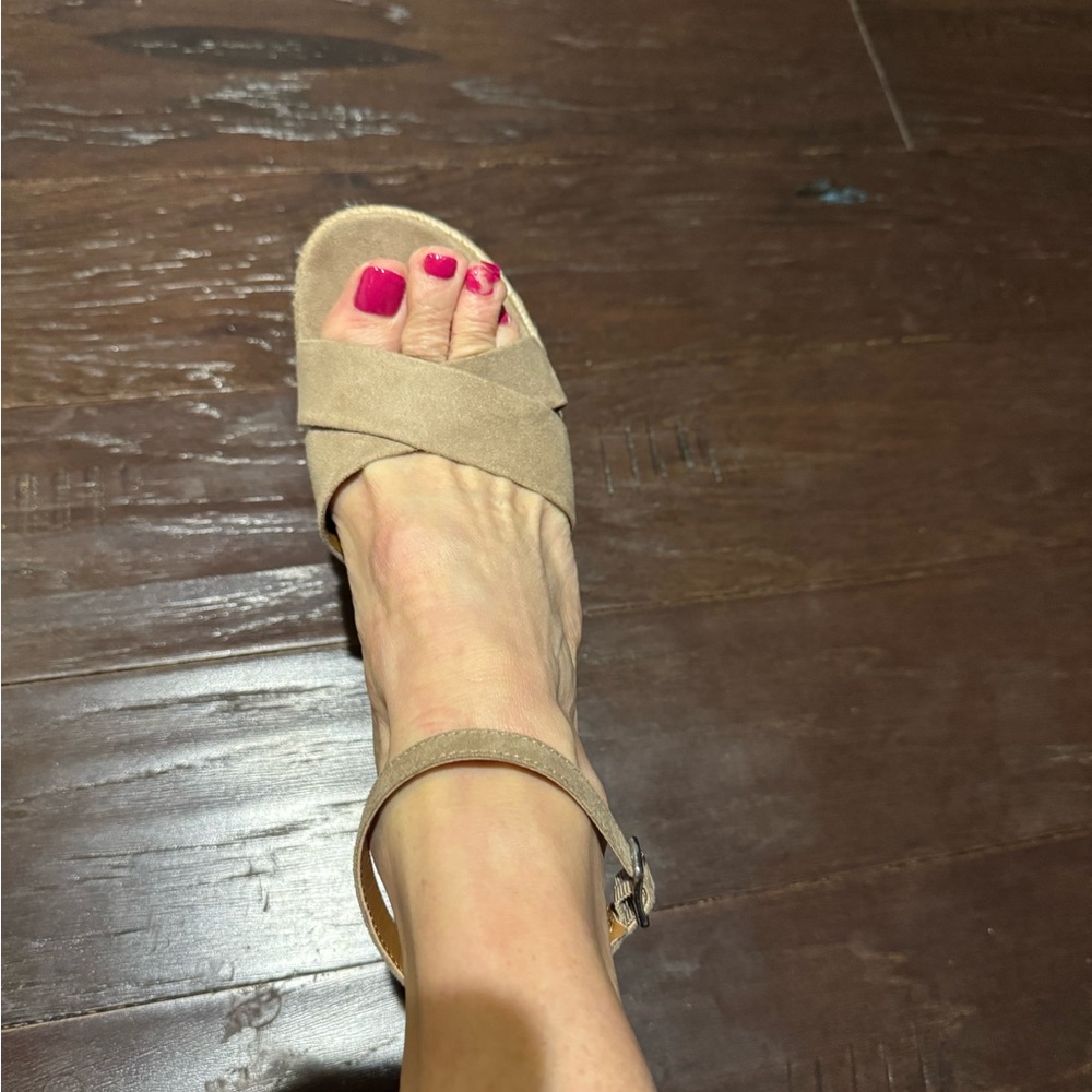 Thea Women's Tan Wedge Sandals size 7 NEW - Picture 6 of 9